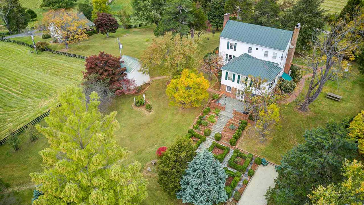 Central Virginia country estate representing luxury Albemarle County homes with acreage near Charlottesville
