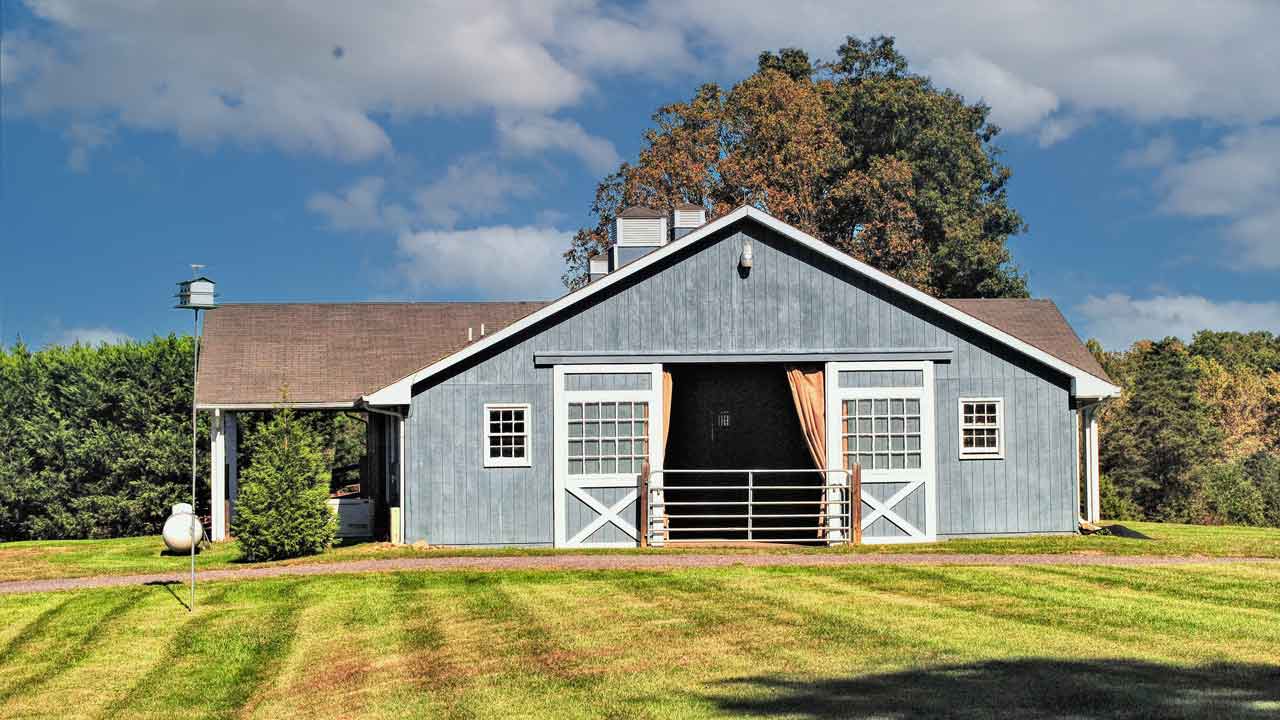 stallion Barn 